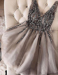 Shiny Short A-Line V-neck Tulle Beading Homecoming Dresses