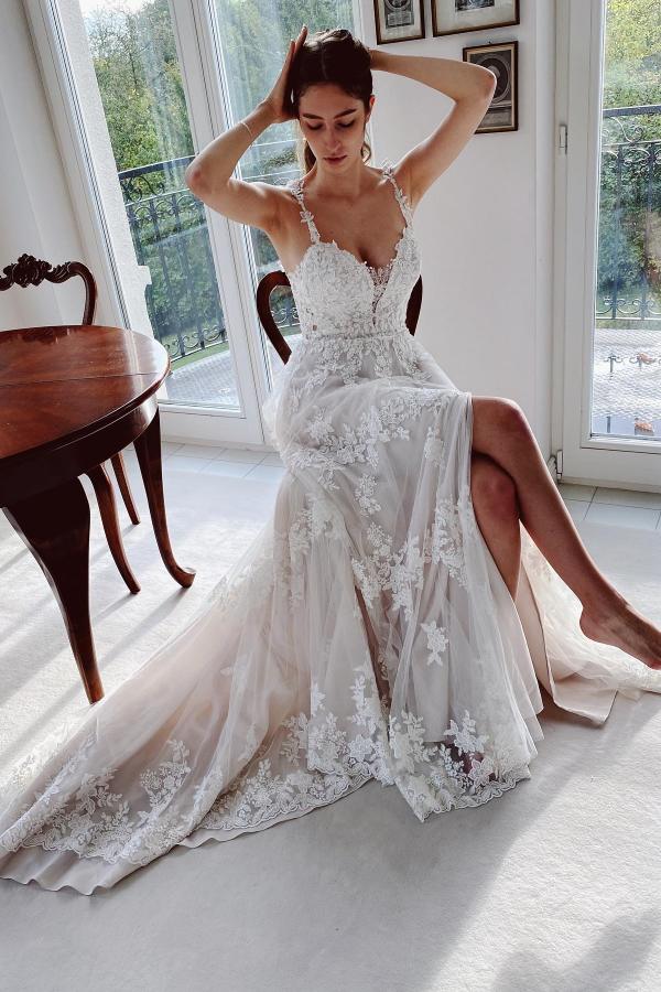 Elegant Long A-line Sweetheart Tulle Lace Wedding Dress with Slit