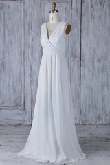 Elegant Long V-neck Ruffle Chiffon A-line Wedding Dress
