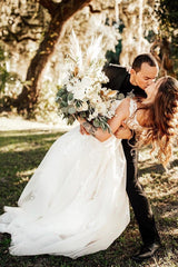 Elegant Long V-Neck A-Line Tulle Wedding Dress with Appliques Lace