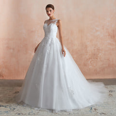 Long Ball Gown Appliques Lace Tulle Wedding Dress