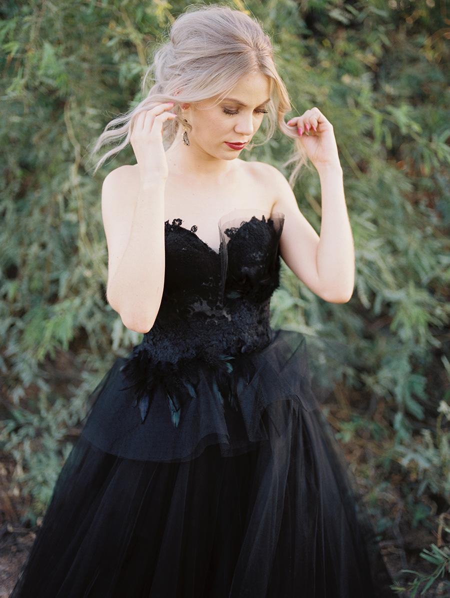 Classy Long A-line Sweetheart Open Back Tulle Black Wedding Dress with Lace