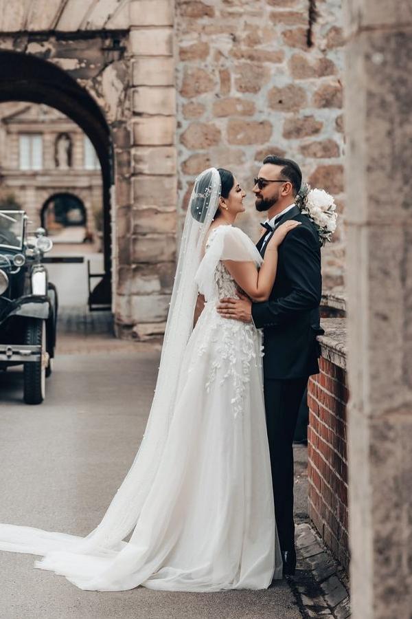 White Long A Line Tulle Floor Length Wedding Dress with Appliques Lace