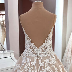 Vintage Long A-Line V-neck Spaghetti Straps Backless Appliques Lace Tulle Wedding Dress
