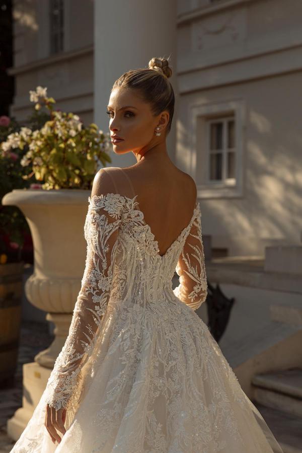 Modest Long A-line Sweetheart Tulle Lace Backless Wedding Dresses with Sleeves