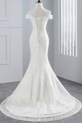 Long Off the Shoulder Lace-up Mermaid Lace Wedding Dress