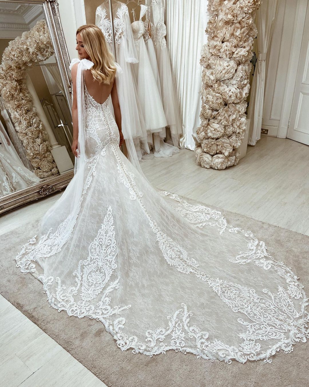 Long Mermaid Tulle Lace Sweetheart Wedding Dress with Sweep Train