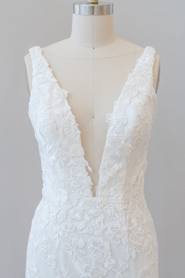 Long V-neck Appliques Lace Tulle Mermaid Wedding Dress