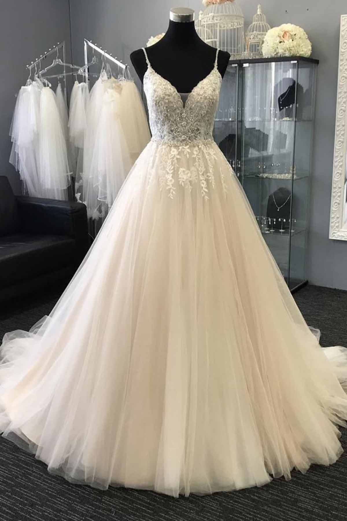 Elegant Sweetheart Neck Long Lace A-line Wedding Dress