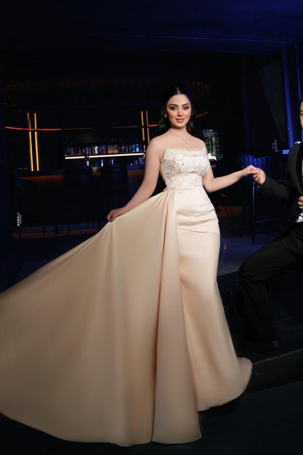 Long Sleeves Mermaid Strapless Satin Long Wedding Dresses with Beads