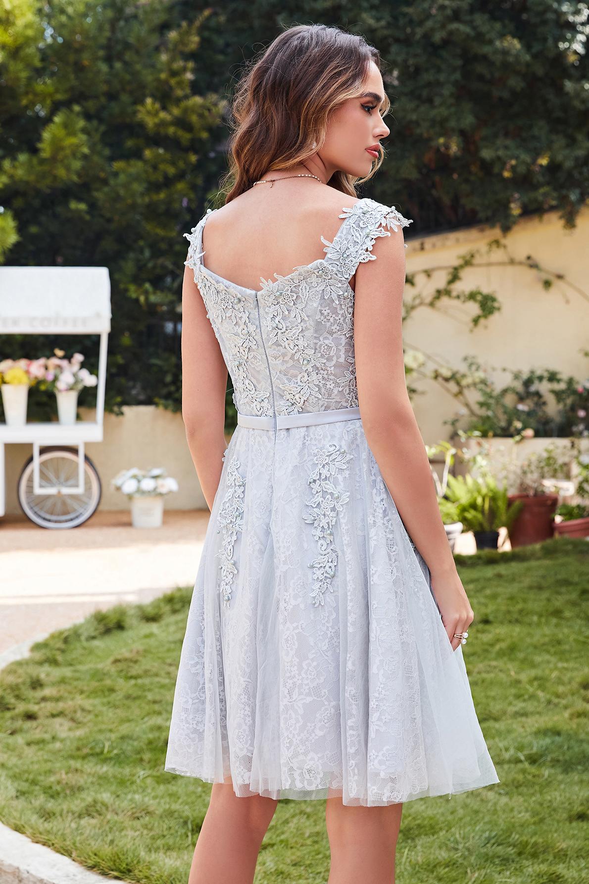 Short A-line Tulle Knee Length Homecoming Dress with Appliques Lace