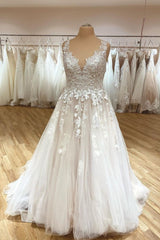 Plus Size Long A-Line V-neck Spaghetti Straps Appliques Lace Ruffles Tulle Wedding Dress