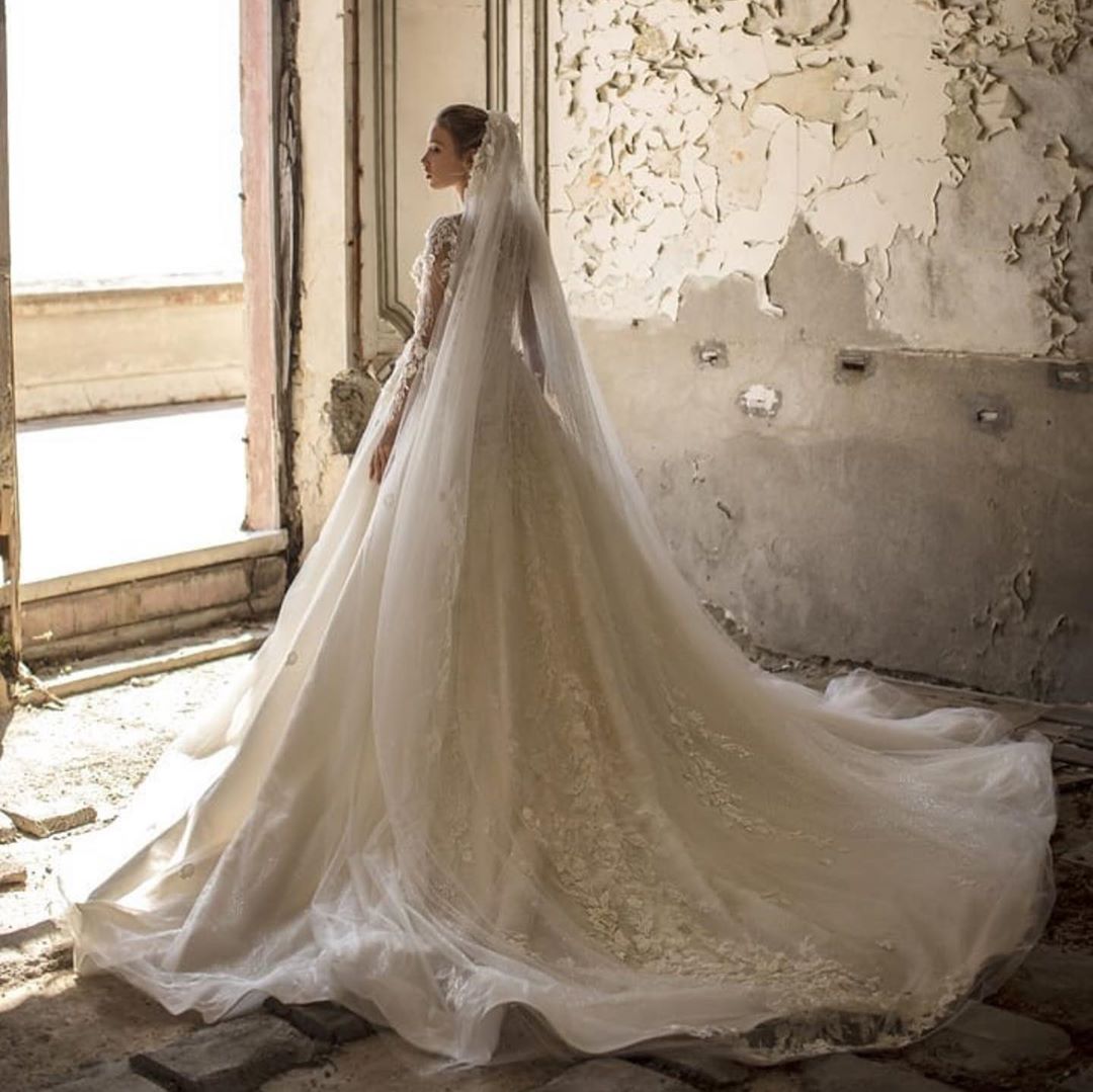 Elegant Deep V-neck Long Sleeve Appliques Lace Ruffles Tulle A-Line Floor Length Wedding Dress