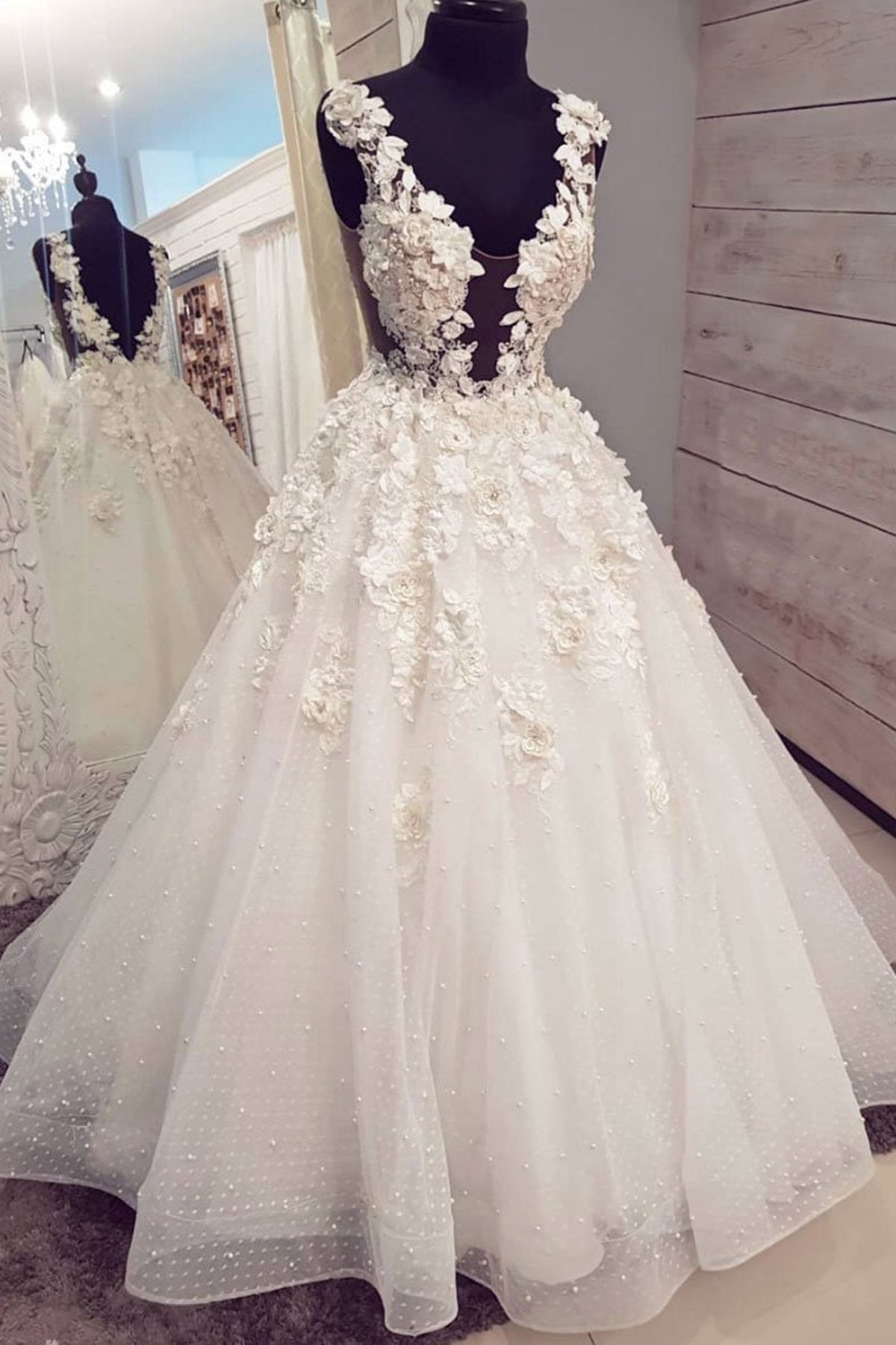 White Long A-line Tulle 3D Lace Applique V-neck Backless Wedding Dress