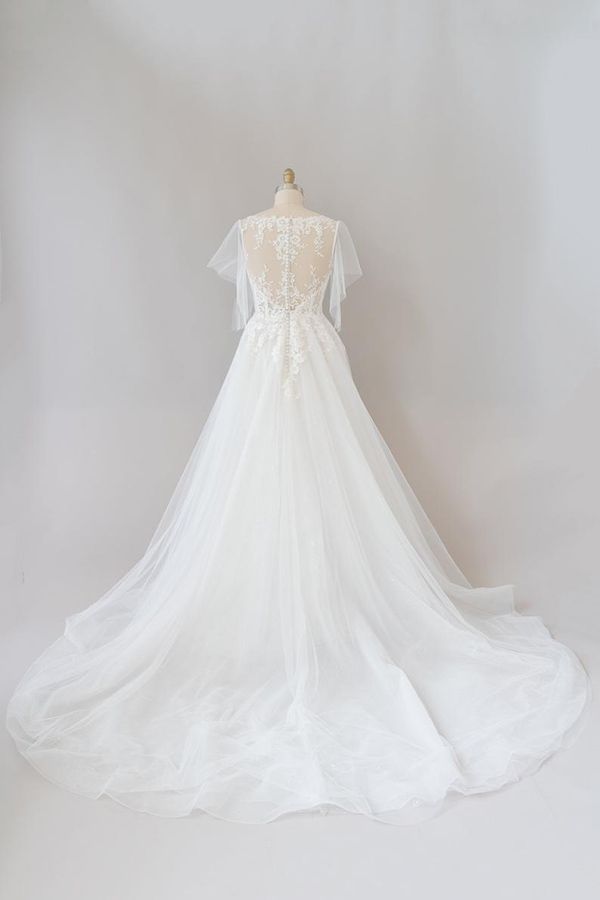 Long Sweetheart Appliques Lace Tulle A-line Chapel Train Wedding Dress