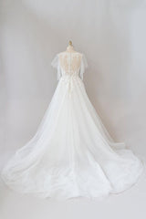 Long Sweetheart Appliques Lace Tulle A-line Chapel Train Wedding Dress