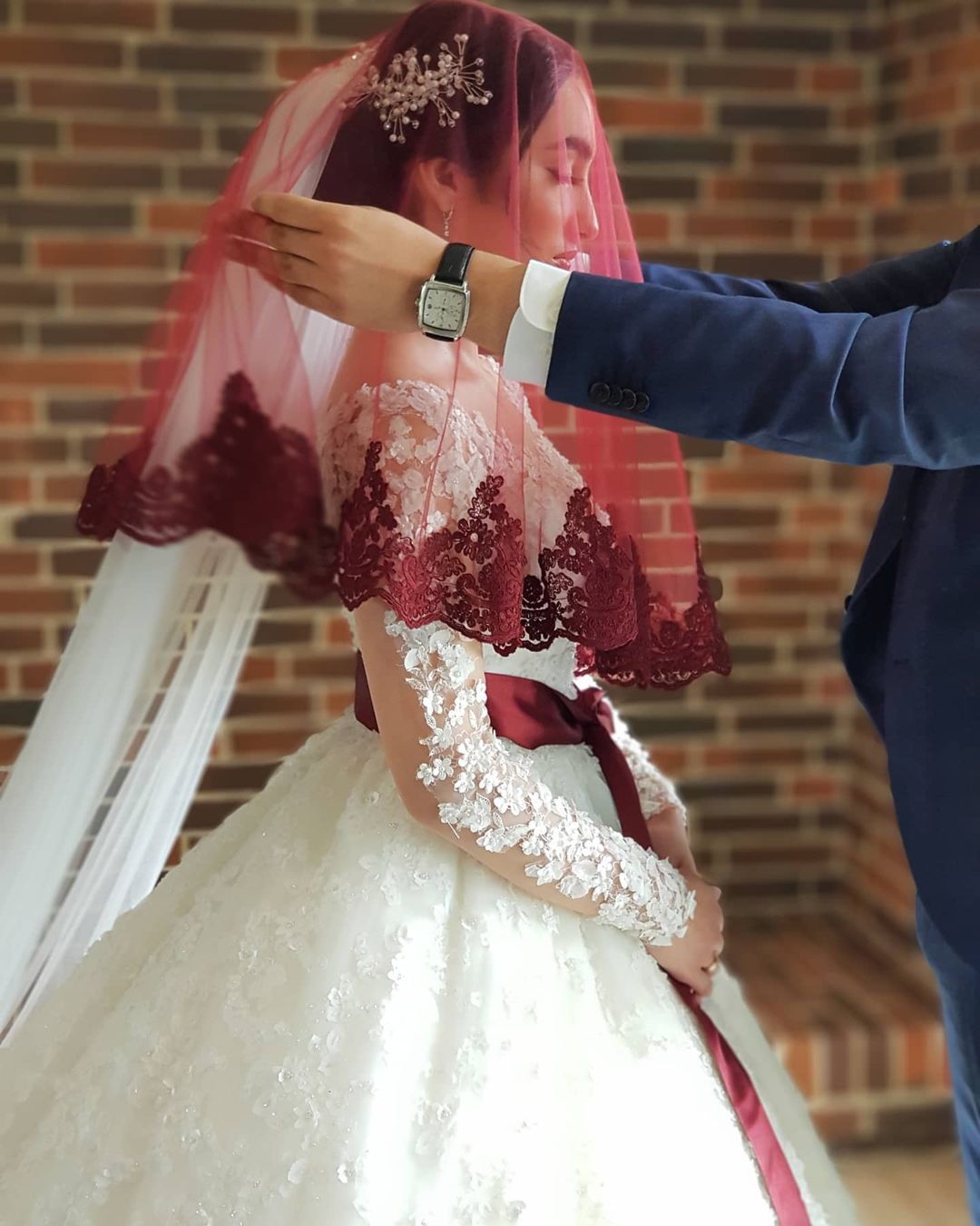 Elegant Long A-line Sweetheart Lace Wedding Dresses with Long Sleeves