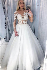 Elegant A-Line Bateau Long Sleeve Appliques Lace Floor Length Tulle Wedding Dress