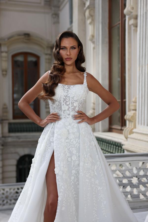 White A-line Square Neck Tulle Sleeveless Long Appliques Wedding Dress with High Split