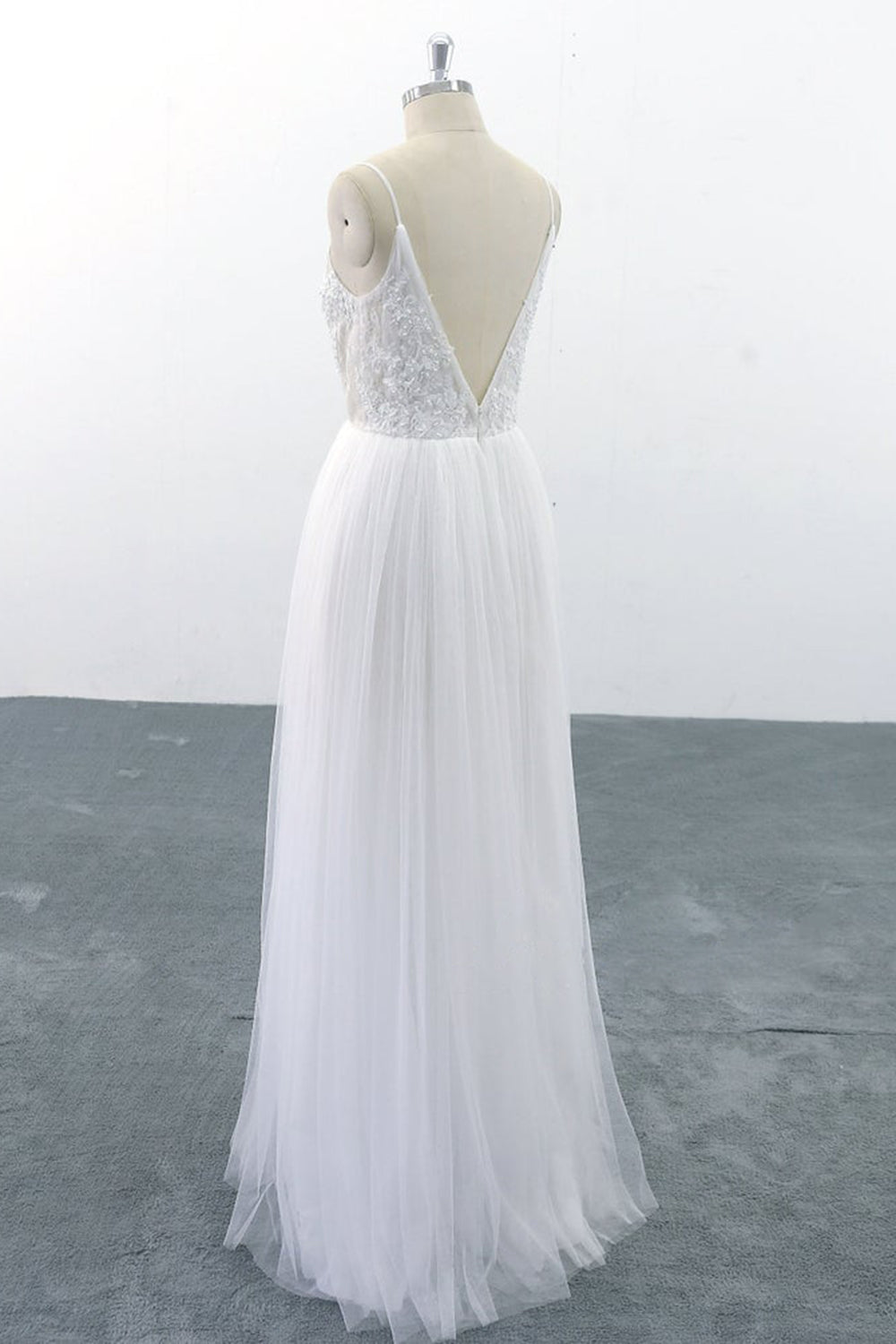 Elegant Long A-line V-neck Spaghetti Strap Tulle Lace Boho Weddding Dresses