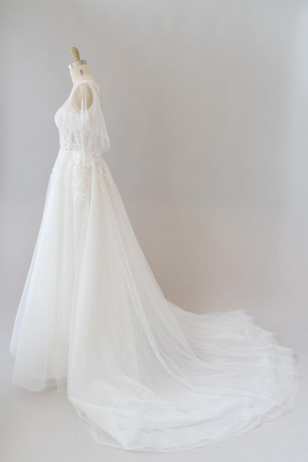 Long Sweetheart Appliques Lace Tulle A-line Chapel Train Wedding Dress