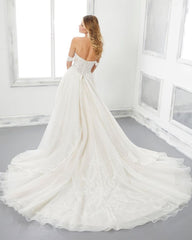 Vintage Long Sweetheart Off the Shoulder Backless A-Line Train Wedding Dress With Appliques Lace