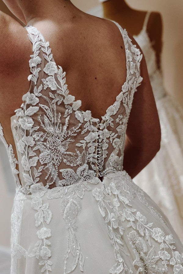 Exquisite Long A-line Sleeveless Floor Length Wedding Dress with Appliques