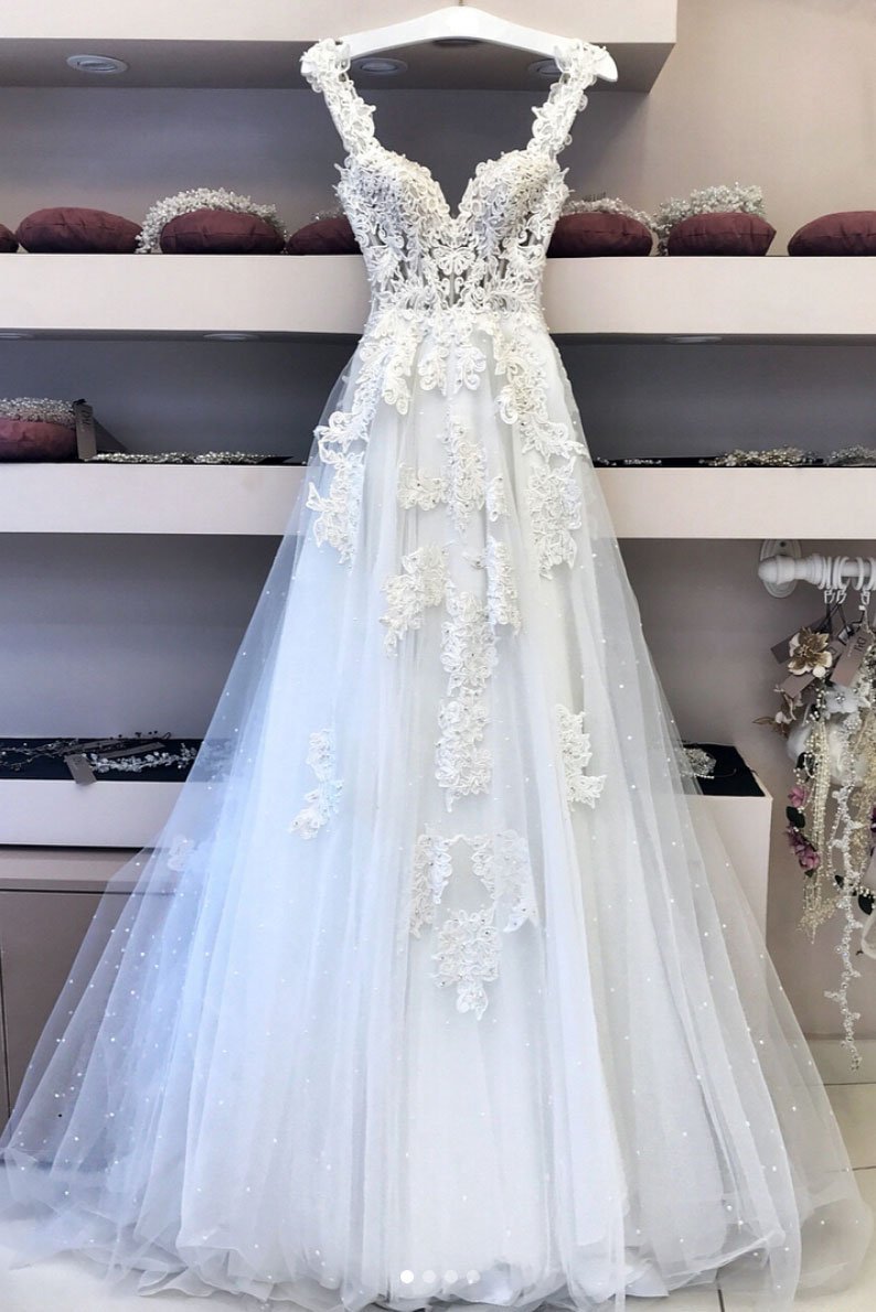 White A-line Tulle Sweetheart Neck Long Halter Lace Wedding Dress