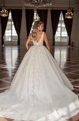 Long Ball Gown Sweetheart Satin Lace Backless Wedding Dresses