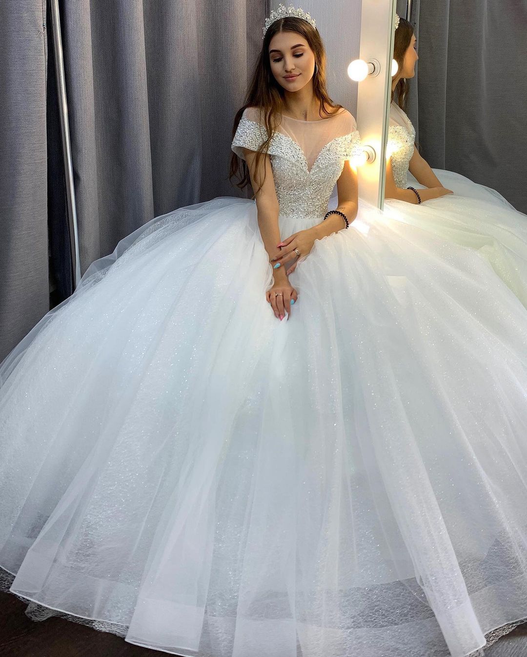 Elegant Long A-Line Bateau Sequins Crystal Short Sleeve Tulle Train Wedding Dress