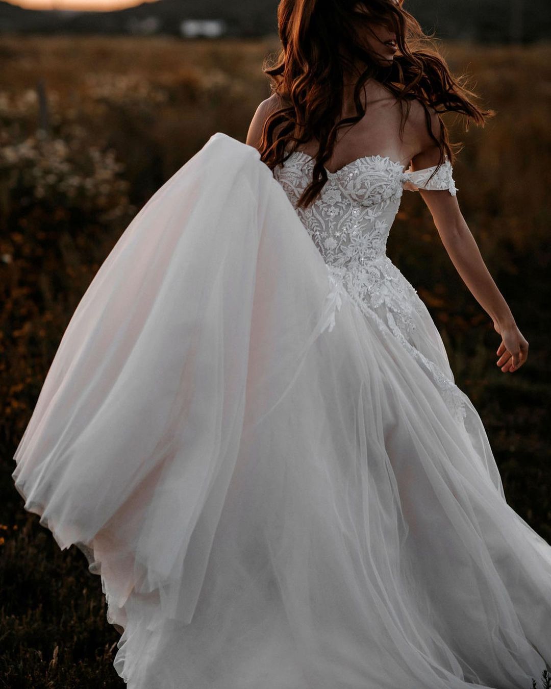 Gorgeous Long A-line Off the Shoulder Tulle Wedding Dress with Appliques Lace