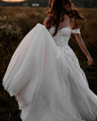 Gorgeous Long A-line Off the Shoulder Tulle Wedding Dress with Appliques Lace