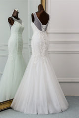 Elegant Long Mermaid Jewel Tulle Backless Wedding Dress with Lace