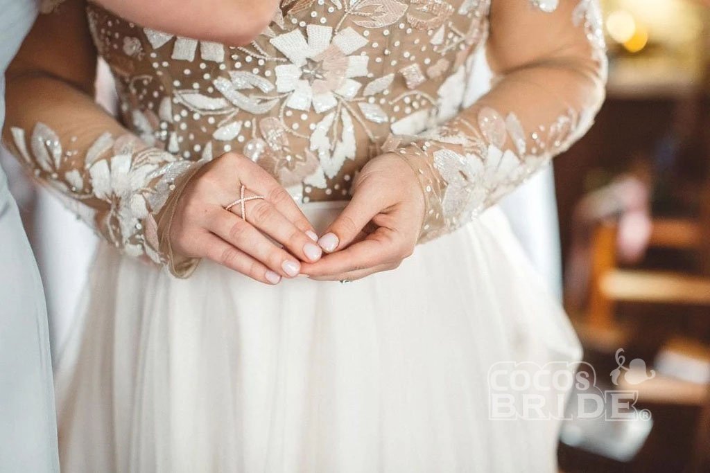 Charming A-line Sweetheart Chiffon Beading Long Sleeves Wedding Dress