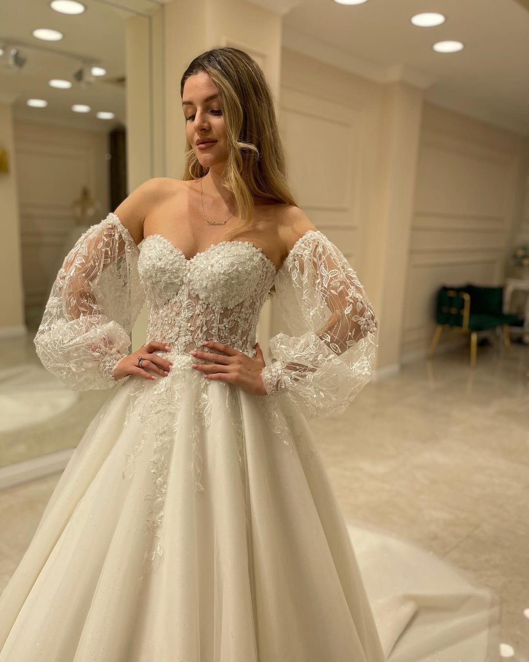Elegant Sweetheart Long Sleeve Backless Appliques Lace A-Line Train Wedding Dress