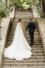 Spaghetti Straps A Line Tulle Sweetheart Long Wedding Dress with Appliques Lace