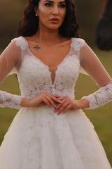 A-Line V-neck Lace Tulle Long Wedding Dresses with Sleeves