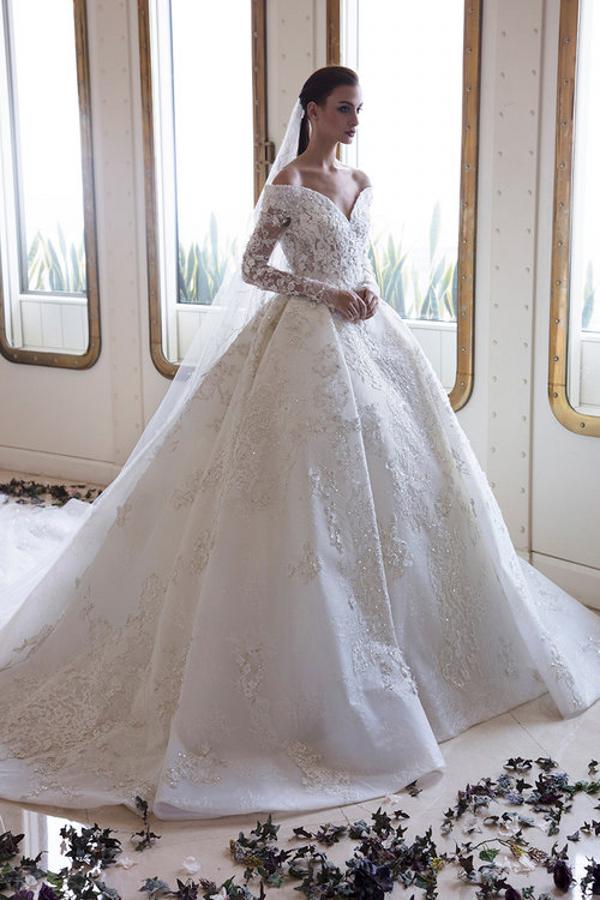 Gorgeous Long Off the Shoulder Backless Appliques Lace A-Line Wedding Dress with Long Sleeve