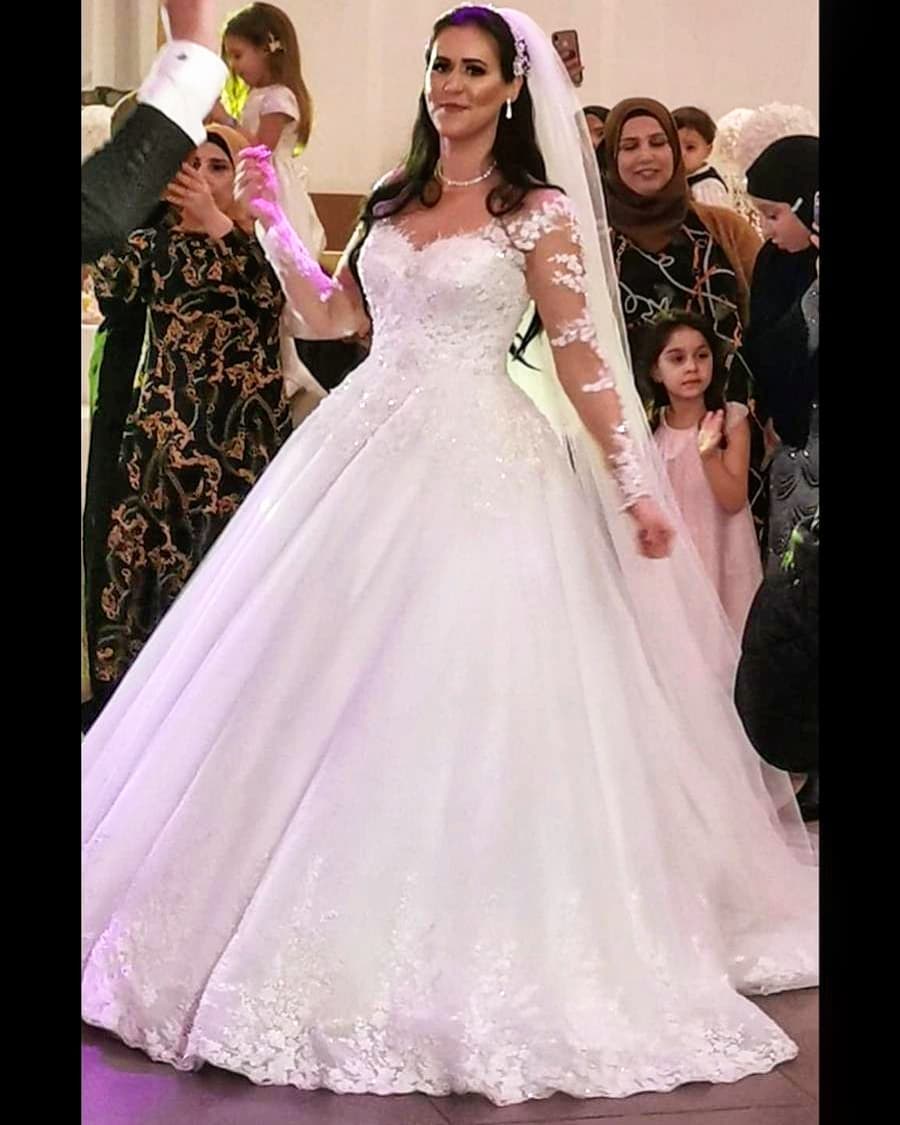 Elegant Long Sleeve Sweetheart Appliques Lace Floor Length Tulle A-line Wedding Dress