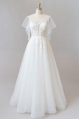 Long Sweetheart Appliques Lace Tulle A-line Chapel Train Wedding Dress