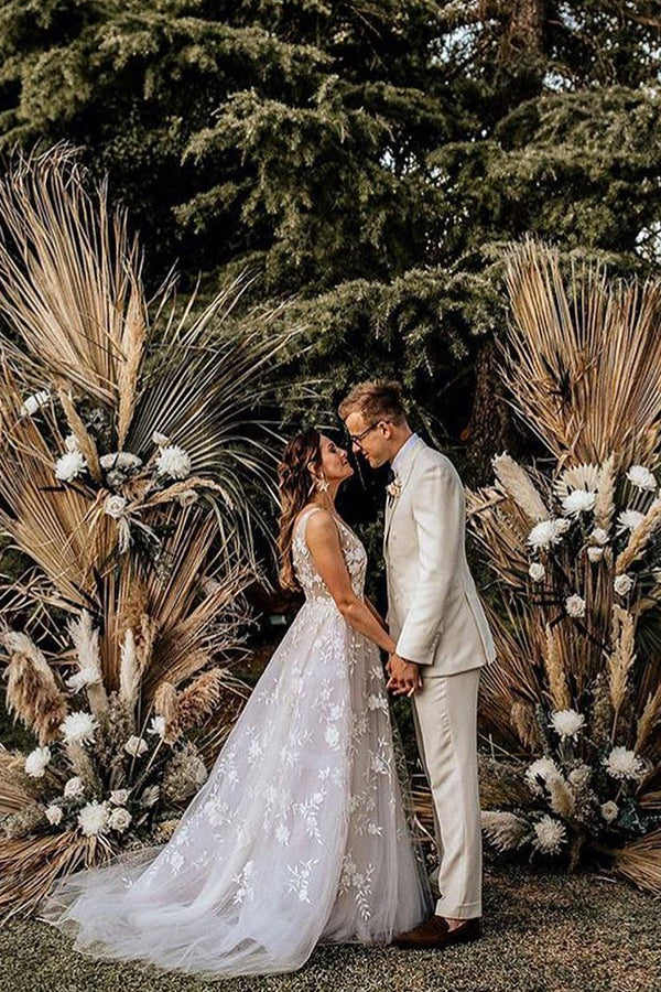 Long Straps V-neck Appliques Lace A-ine Boho Wedding Dresses