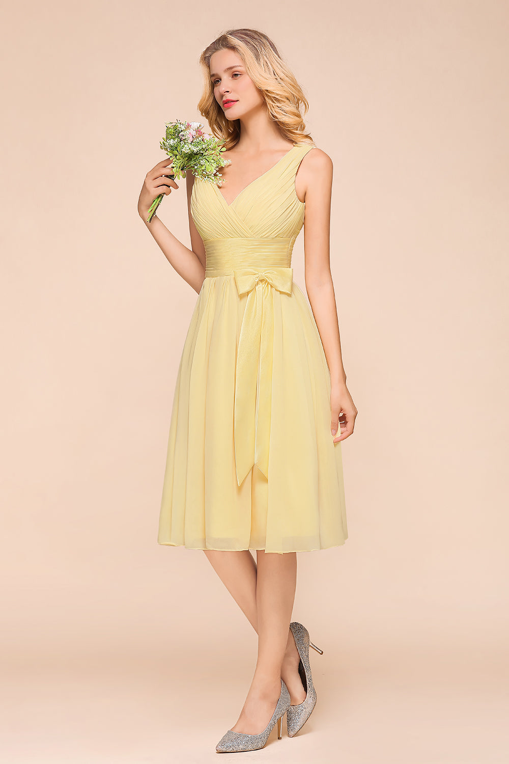 Classy Wide Straps V-neck A-line Knee-length Chiffon Bridesmaid Dress With Bowknot
