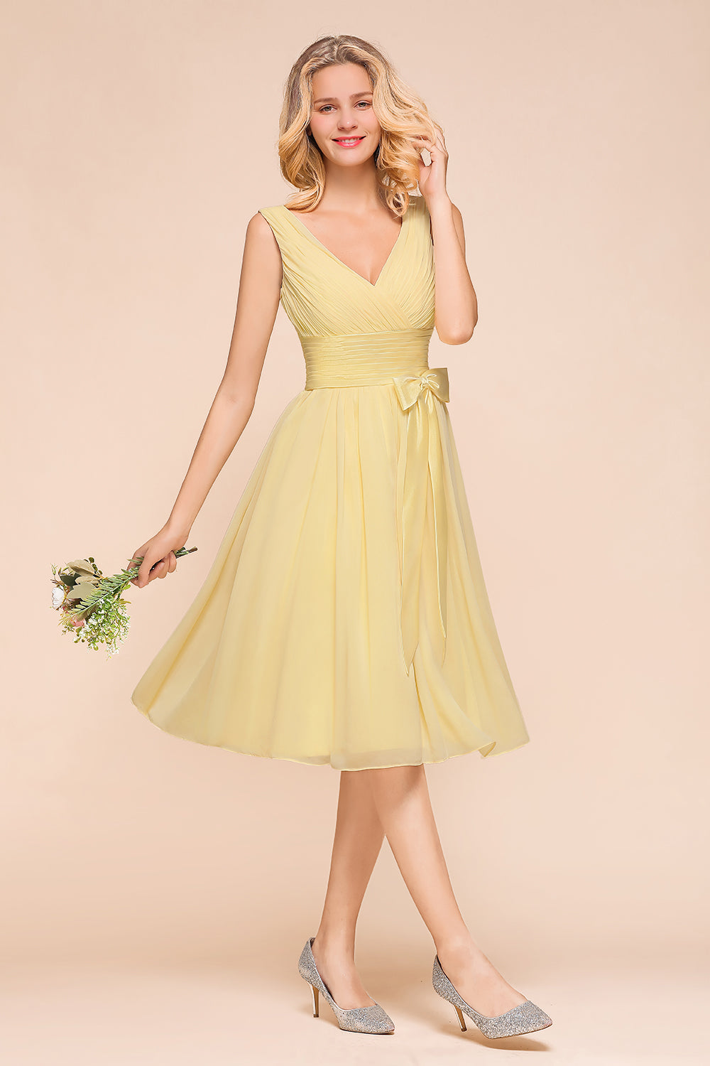 Classy Wide Straps V-neck A-line Knee-length Chiffon Bridesmaid Dress With Bowknot