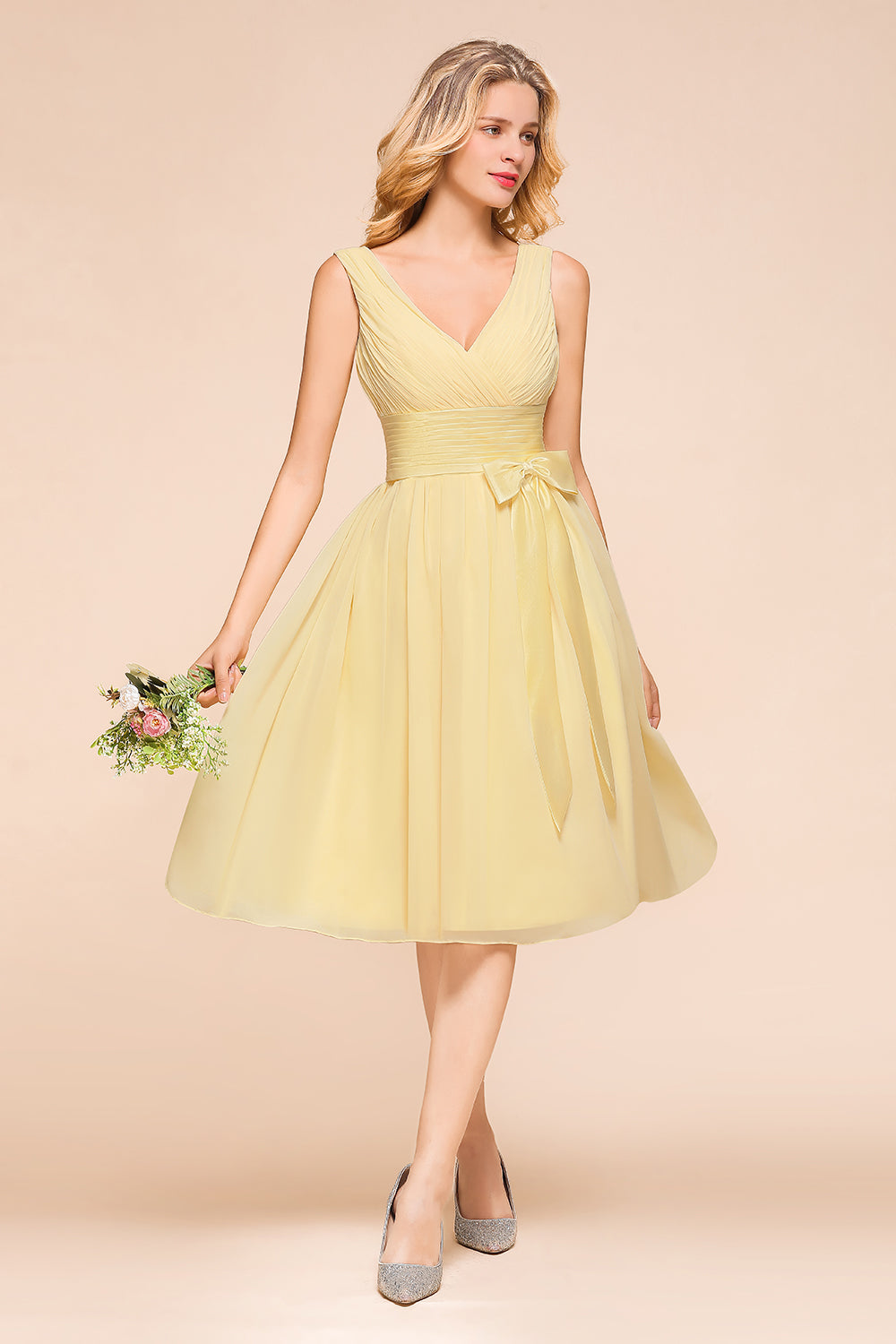 Classy Wide Straps V-neck A-line Knee-length Chiffon Bridesmaid Dress With Bowknot