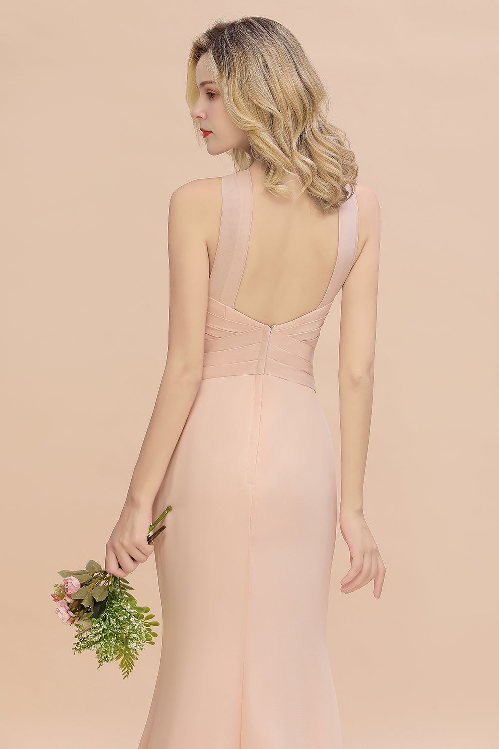Elegant A-line Halter Keyhole Backless Floor Length Chiffon Bridesmaid Dresses