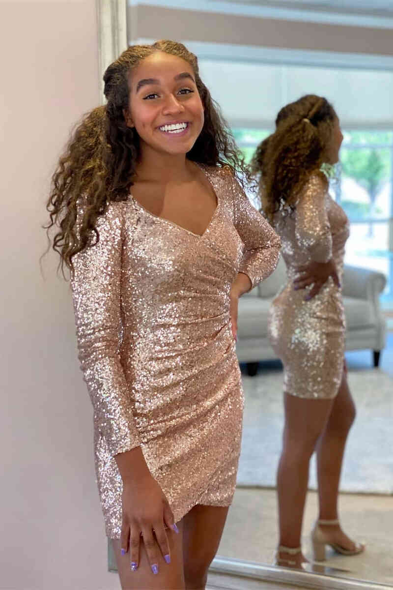 Sparkle Short Mermaid V-Neck Sequin Homecoming Dress with Sleeves