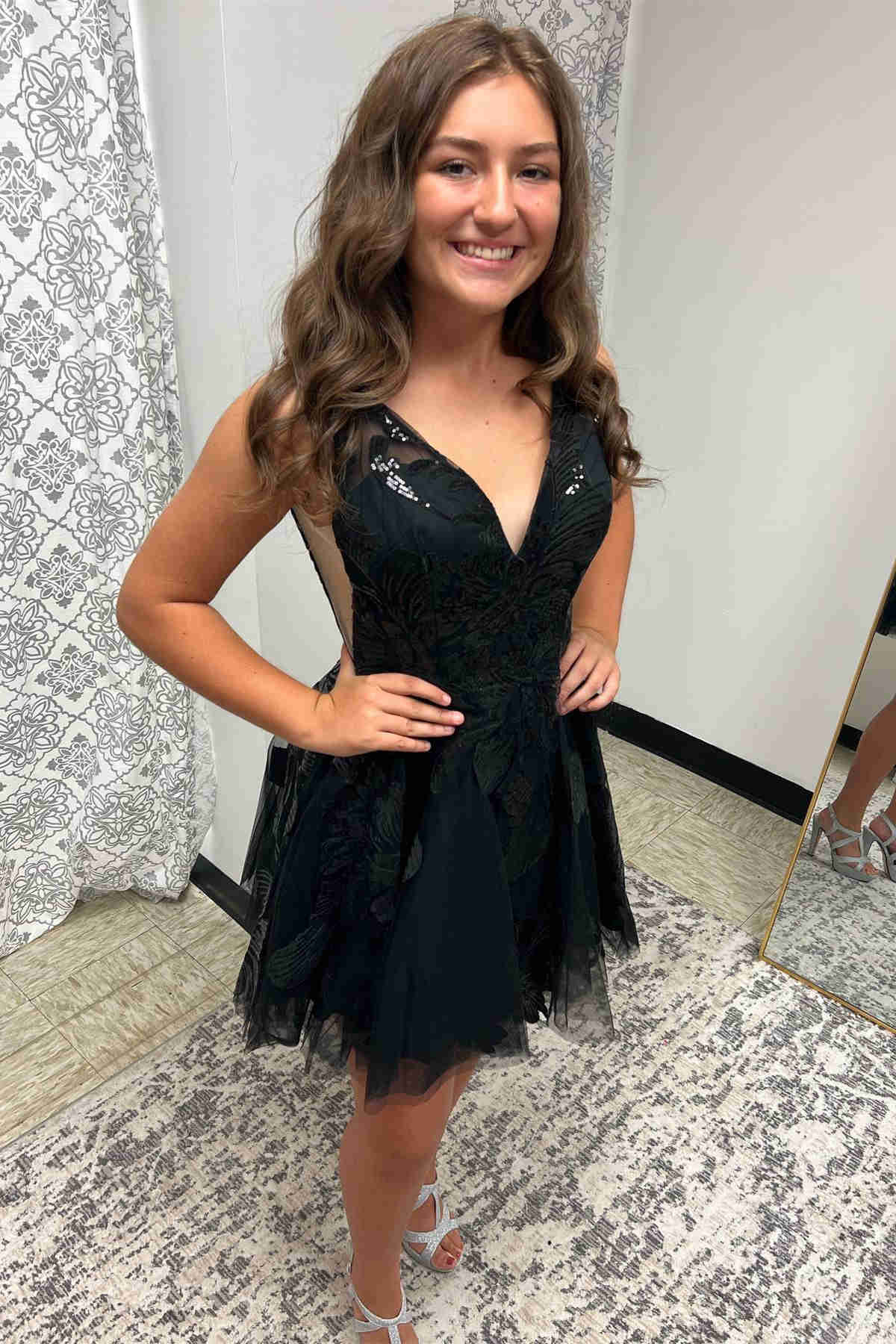 V-Neck Black A-line Sequin Appliques Lace Short Party Dress