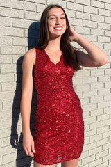 Red Mermaid V-neck Sequins Short Homecoming Dress
