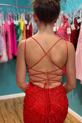 Short V-Neck Red Mermaid Appliqued Lace Homecoming Dress