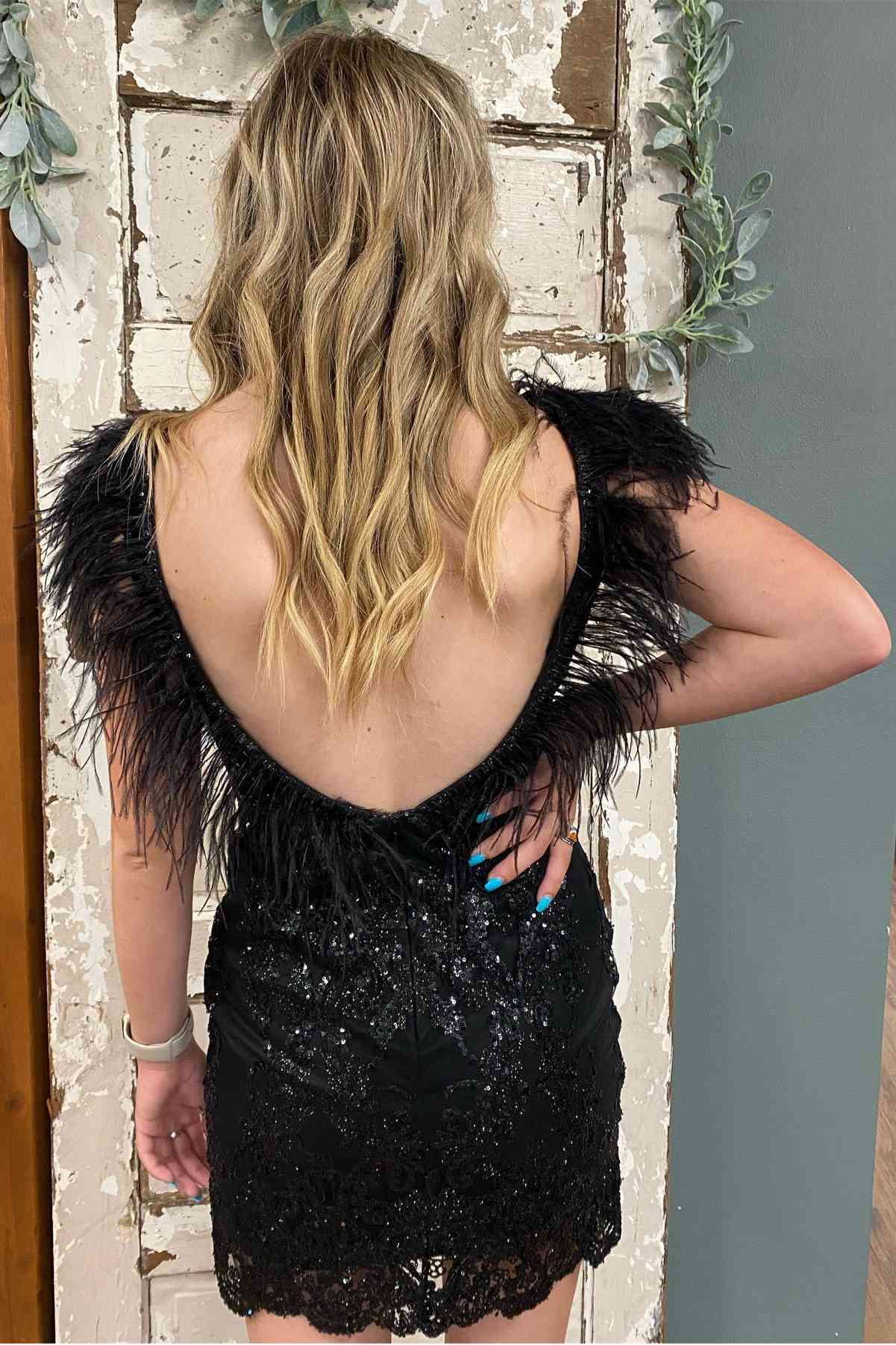 V-Back Feathered Black Mermaid Sequins Backless Homecoming Dress